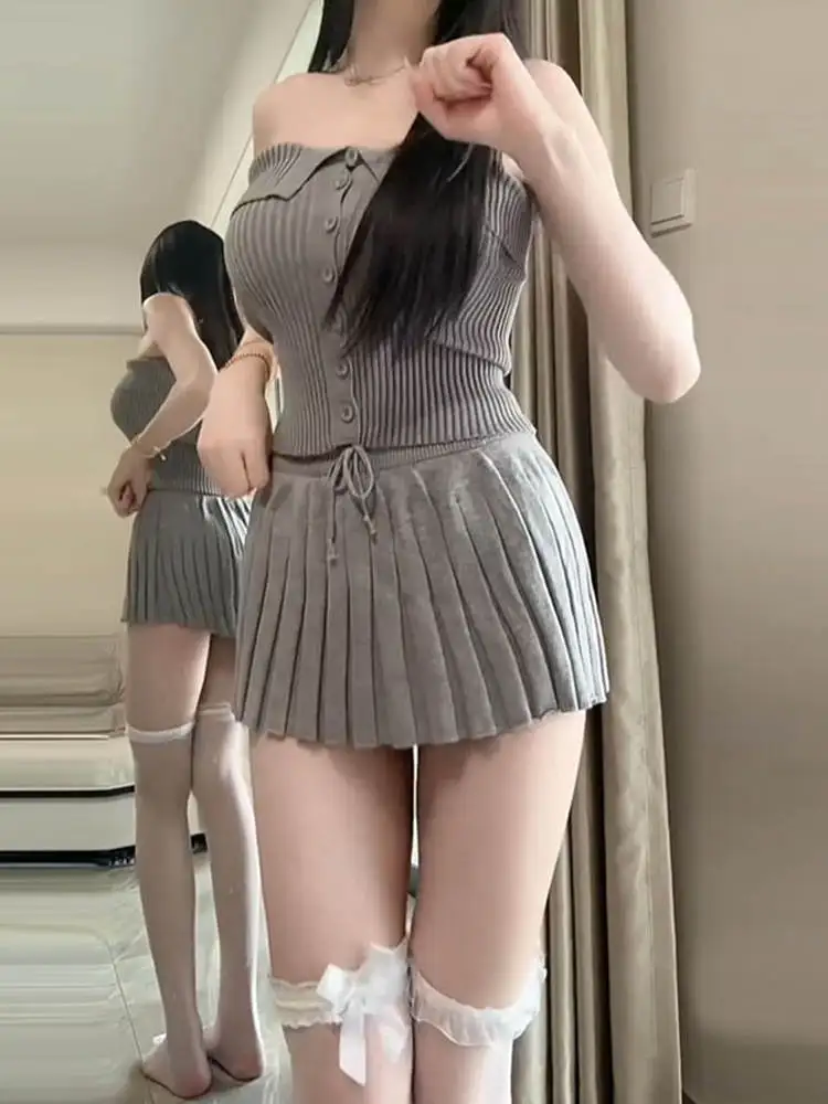 Sexy Chic Halter Neck Pleated Skirt And Crop Top Two Piece Set for Young Women Cotton Breathable Summer Fashion Set
Sexy Chic Halter Neck Pleated Skirt And Crop Top Two Piece Set for Young Women Cotton Breathable Summer Fashion Set