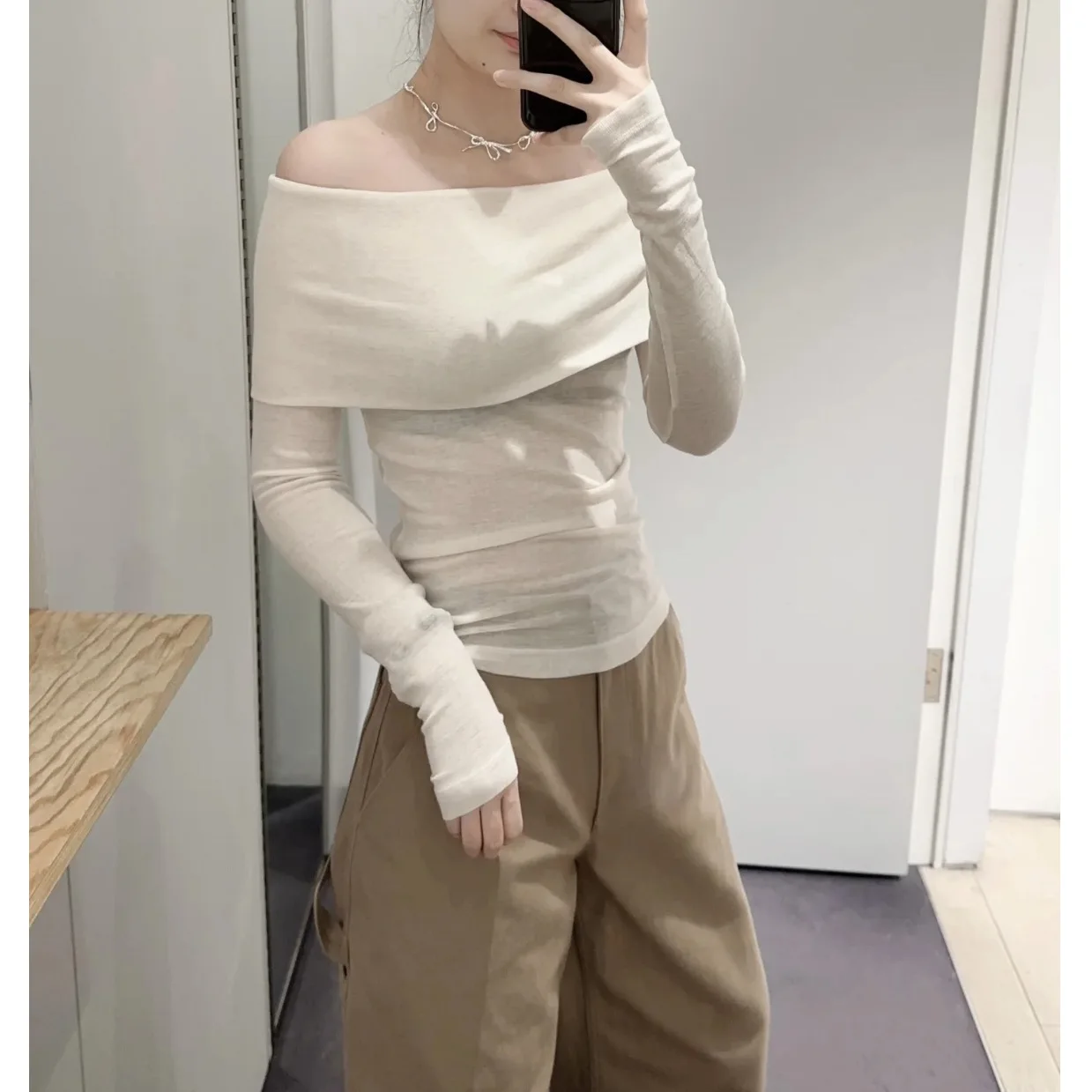 2025 New Slash Neck Long-sleeved T-shirt Micro perspective Slim Fit Pullover Tee Top
2025 New Slash Neck Long-sleeved T-shirt Micro perspective Slim Fit Pullover Tee Top