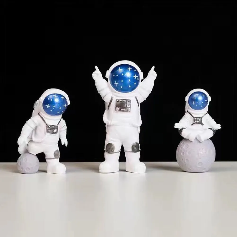 Набор из 1 фигурки космонавта: реалистичная статуэтка из смолы, элегантный художественный подарок для дома, офиса, гостиной, спальни
Набор из 1 фигурки космонавта: реалистичная статуэтка из смолы, элегантный художественный подарок для дома, офиса, гостиной, спальни