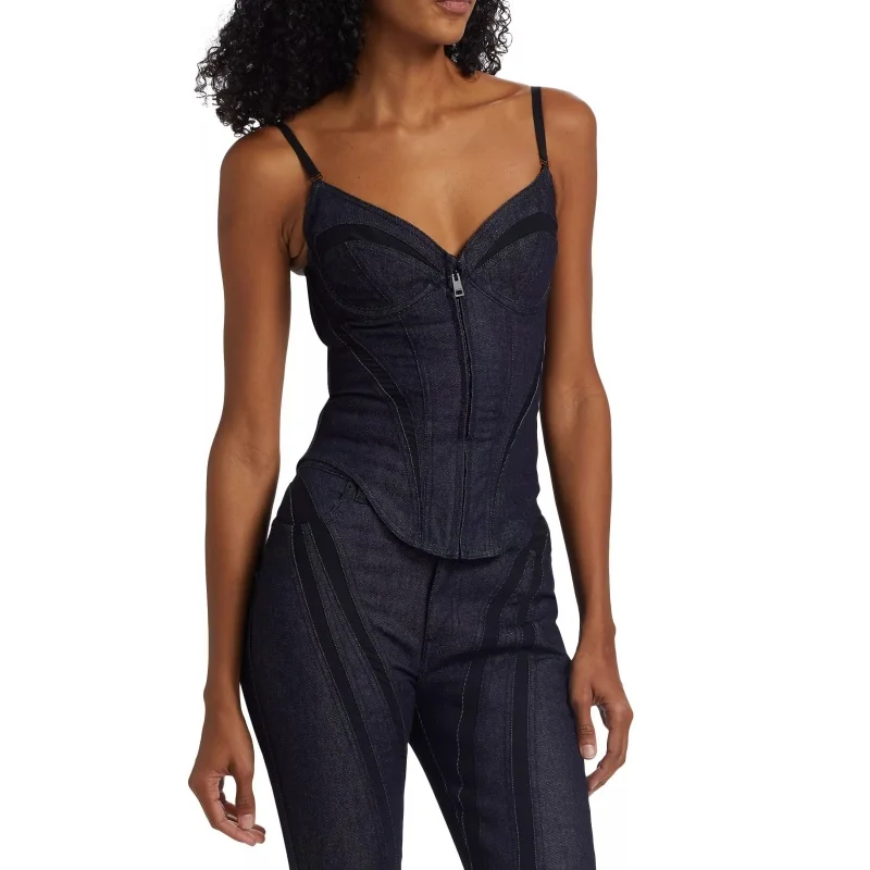 The 2025 summer new women's 3D fishbone shaping halter vest y2k high-quality fashionable and sexy backless corset party vest
The 2025 summer new women's 3D fishbone shaping halter vest y2k high-quality fashionable and sexy backless corset party vest