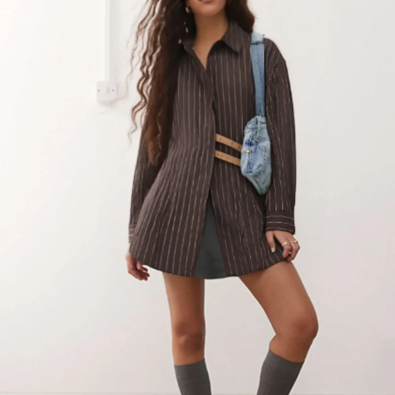 High-Street Elegant Casual Women's Button-Accented Striped Shirt – 2025 Autumn/Winter New Collection
High-Street Elegant Casual Women's Button-Accented Striped Shirt – 2025 Autumn/Winter New Collection