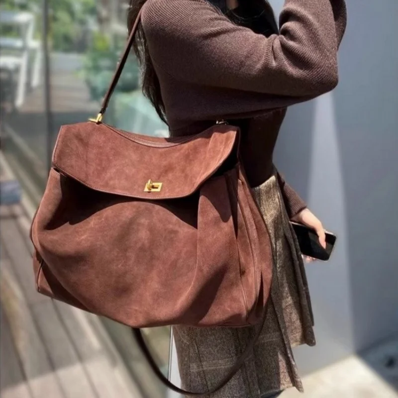 Vintage Autumn Winter Suede Frosted Tote Bag Premium Feeling Single Shoulder Soft Women Large Capacity Commuter Armpit Bag
Vintage Autumn Winter Suede Frosted Tote Bag Premium Feeling Single Shoulder Soft Women Large Capacity Commuter Armpit Bag