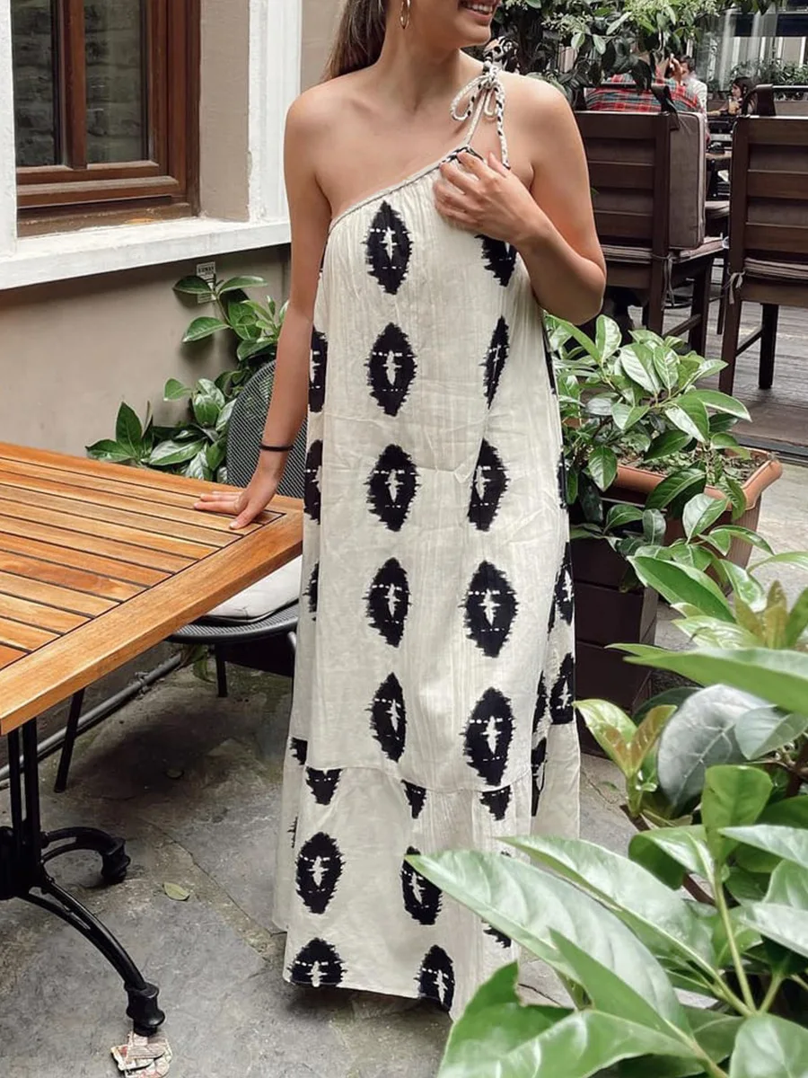Fashionable European and American style dress 2025 summer new French design sense single-shoulder strappy beach dress
Fashionable European and American style dress 2025 summer new French design sense single-shoulder strappy beach dress