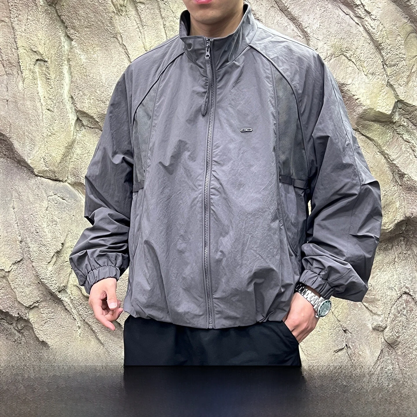Line Men's Casual Jacket Top Skin-friendly Breathable Long Sleeve Zipper Closure Stand Collar Knife Bat Sleeve
Line Men's Casual Jacket Top Skin-friendly Breathable Long Sleeve Zipper Closure Stand Collar Knife Bat Sleeve