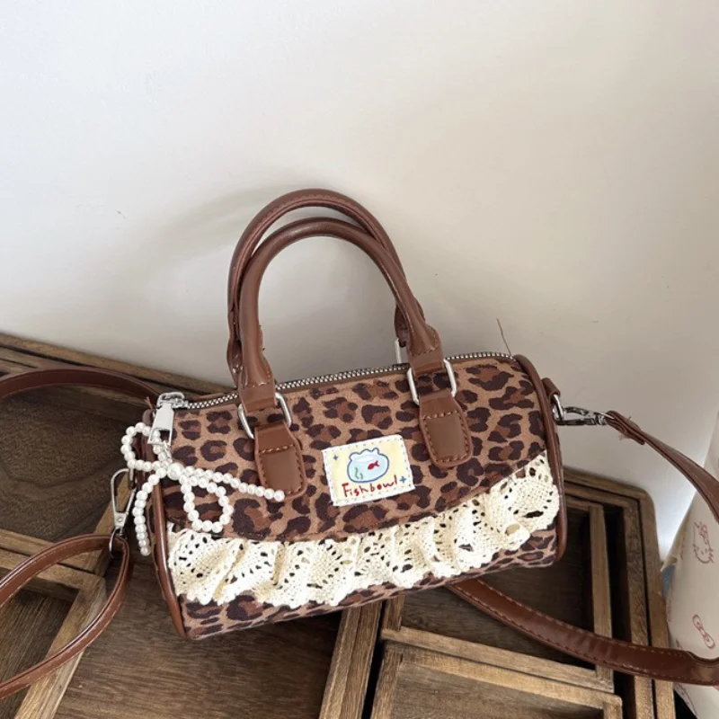 Милая мини-сумочка в стиле лолита с леопардовым принтом и звездами, маленькая сумка через плечо с оборками и кружевом, милая сумочка для повседневного использования, маленькая квадратная сумка
Милая мини-сумочка в стиле лолита с леопардовым принтом и звездами, маленькая сумка через плечо с оборками и кружевом, милая сумочка для повседневного использования, маленькая квадратная сумка