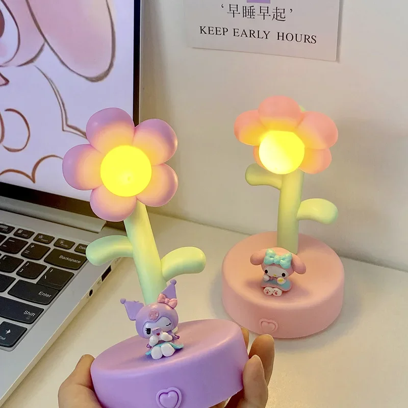Sanrio Kuromi Melody Kitty Pacha Dog Flower Table Lamp Ornament Cute Girls Birthday Gift Mini Night Light Decoration
Sanrio Kuromi Melody Kitty Pacha Dog Flower Table Lamp Ornament Cute Girls Birthday Gift Mini Night Light Decoration