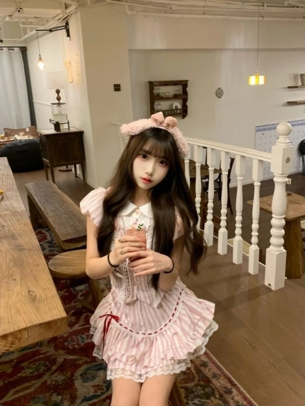 Cute School Girl Style Set High Waist Doll Collar Striped Top And Skirt Two Piece Set Fashionable Youthful Spring Summer
Cute School Girl Style Set High Waist Doll Collar Striped Top And Skirt Two Piece Set Fashionable Youthful Spring Summer