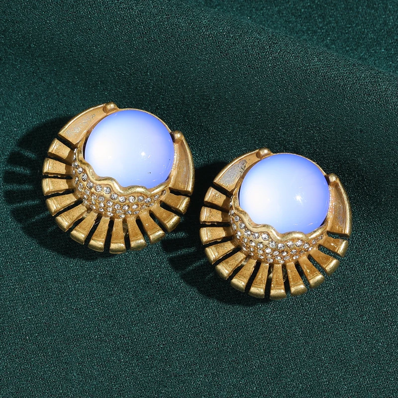 Vintage Gradient Blue Cat Eye Stone Earrings Stud Gold Color For Woman 2026 Trend Wedding Accessories Luxury Jewelry Designers
Vintage Gradient Blue Cat Eye Stone Earrings Stud Gold Color For Woman 2026 Trend Wedding Accessories Luxury Jewelry Designers
