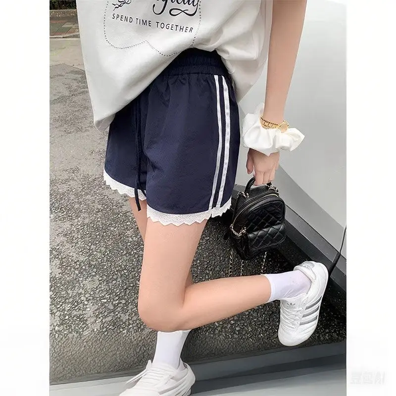 Korean lace edge sports casual pants women 2025 summer new high-waisted loose thin wide leg shorts
Korean lace edge sports casual pants women 2025 summer new high-waisted loose thin wide leg shorts