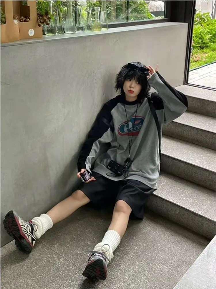 HOUZHOU Y2K Streetwear Long Sleeve T-Shirt Women Grunge Vintage Gray Pullover Sweatshirts Oversized Retro Patchwork Print Tees
HOUZHOU Y2K Streetwear Long Sleeve T-Shirt Women Grunge Vintage Gray Pullover Sweatshirts Oversized Retro Patchwork Print Tees