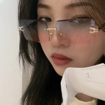 Square Ultra-Small Frame Sunglasses For Women Men Rectangle Retro See Through Lens Rimless Glasses
Square Ultra-Small Frame Sunglasses For Women Men Rectangle Retro See Through Lens Rimless Glasses