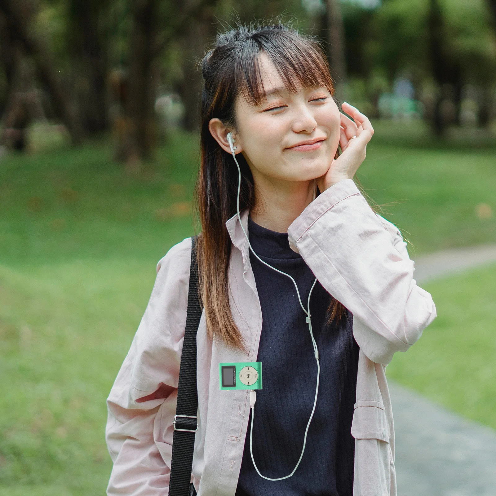 Clip Mp3 Player Lightweight Portable Music Device With Usb Port Slot Built-In For Sports Fitness Green 
Clip Mp3 Player Lightweight Portable Music Device With Usb Port Slot Built-In For Sports Fitness Green