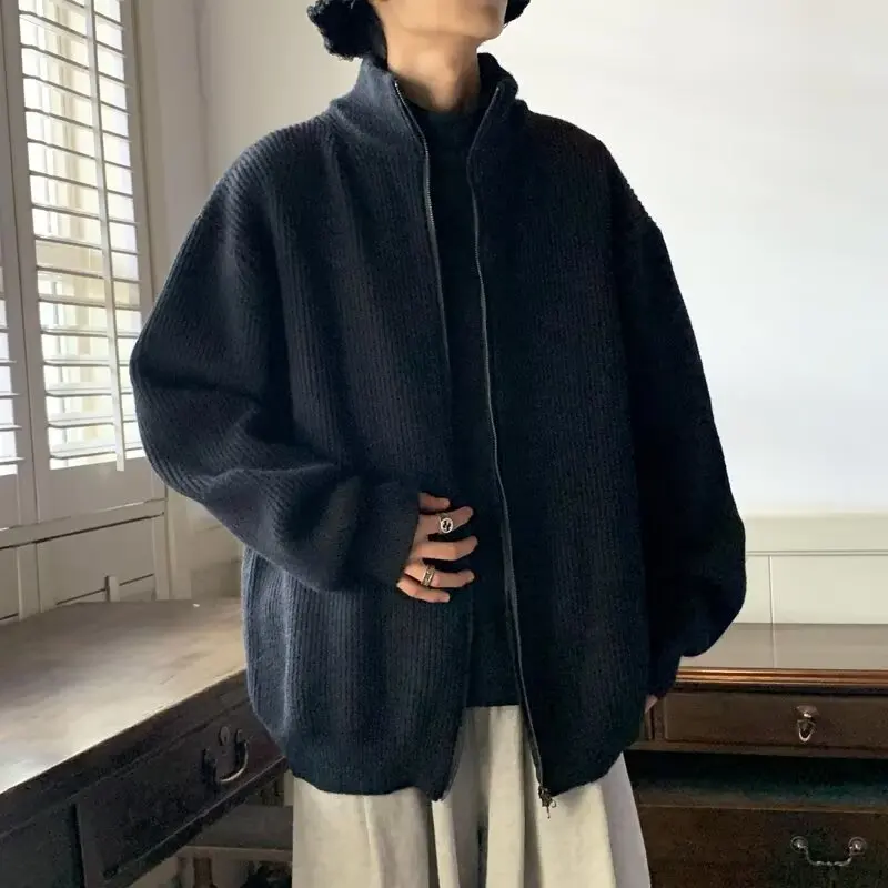 American Retro Casual V-Ne Knitted Sweater Men's Color Open Cardigan Winter Outerwear Loose Fit Hard Texture
American Retro Casual V-Ne Knitted Sweater Men's Color Open Cardigan Winter Outerwear Loose Fit Hard Texture