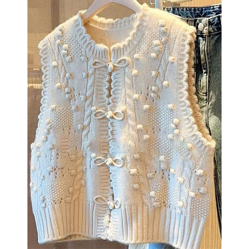 New Chinese Style Female Vest Sweater Winter Lady Xiaoxiangfeng Waistcoat Knit Women Solid Color Hollow Out Sleeveless Knitwear
New Chinese Style Female Vest Sweater Winter Lady Xiaoxiangfeng Waistcoat Knit Women Solid Color Hollow Out Sleeveless Knitwear