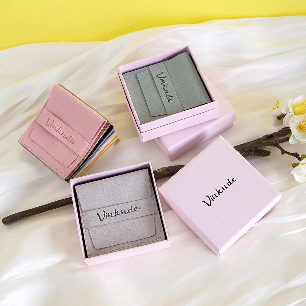 Custom Logo Luxury Jewelry Packaging Cardboard Boxes with Microfiber Bags for Ring Bracelet Earrings Display A Must Have Wedding
Custom Logo Luxury Jewelry Packaging Cardboard Boxes with Microfiber Bags for Ring Bracelet Earrings Display A Must Have Wedding