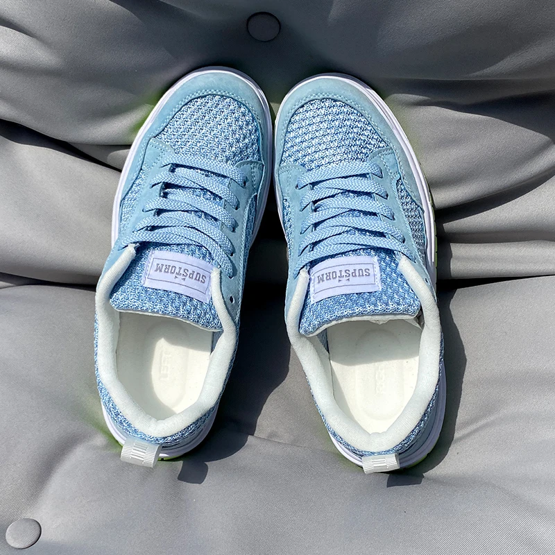 Light blue textured low top canvas shoes, fluorescent green contrasting thick soled casual shoes, large size, age reducing, vers
Light blue textured low top canvas shoes, fluorescent green contrasting thick soled casual shoes, large size, age reducing, vers
