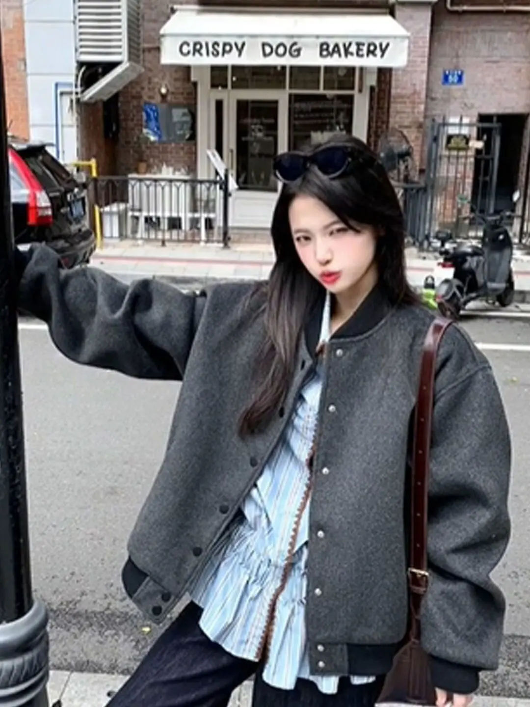 Retro Baseball Jacket Women's Casual Grey Fleece Lined Simple Korean Style Outerwear Top for Autumn Winter Street Style
Retro Baseball Jacket Women's Casual Grey Fleece Lined Simple Korean Style Outerwear Top for Autumn Winter Street Style