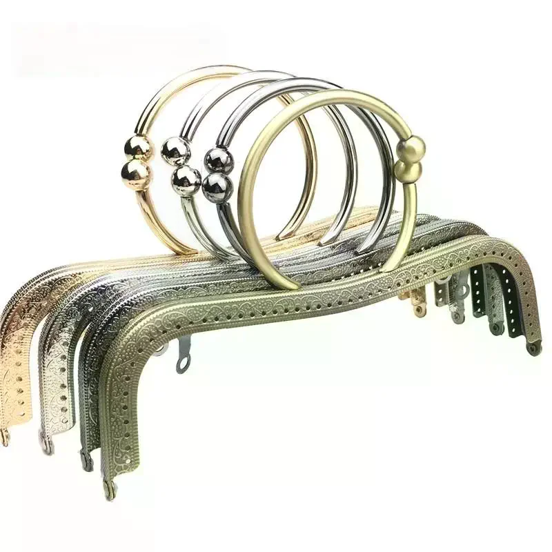 1Pcs Bag Accessory 22cm Metal Purse Frame Kiss Clasp Lock Ring Handle M Shape For DIY Bag Handle
1Pcs Bag Accessory 22cm Metal Purse Frame Kiss Clasp Lock Ring Handle M Shape For DIY Bag Handle