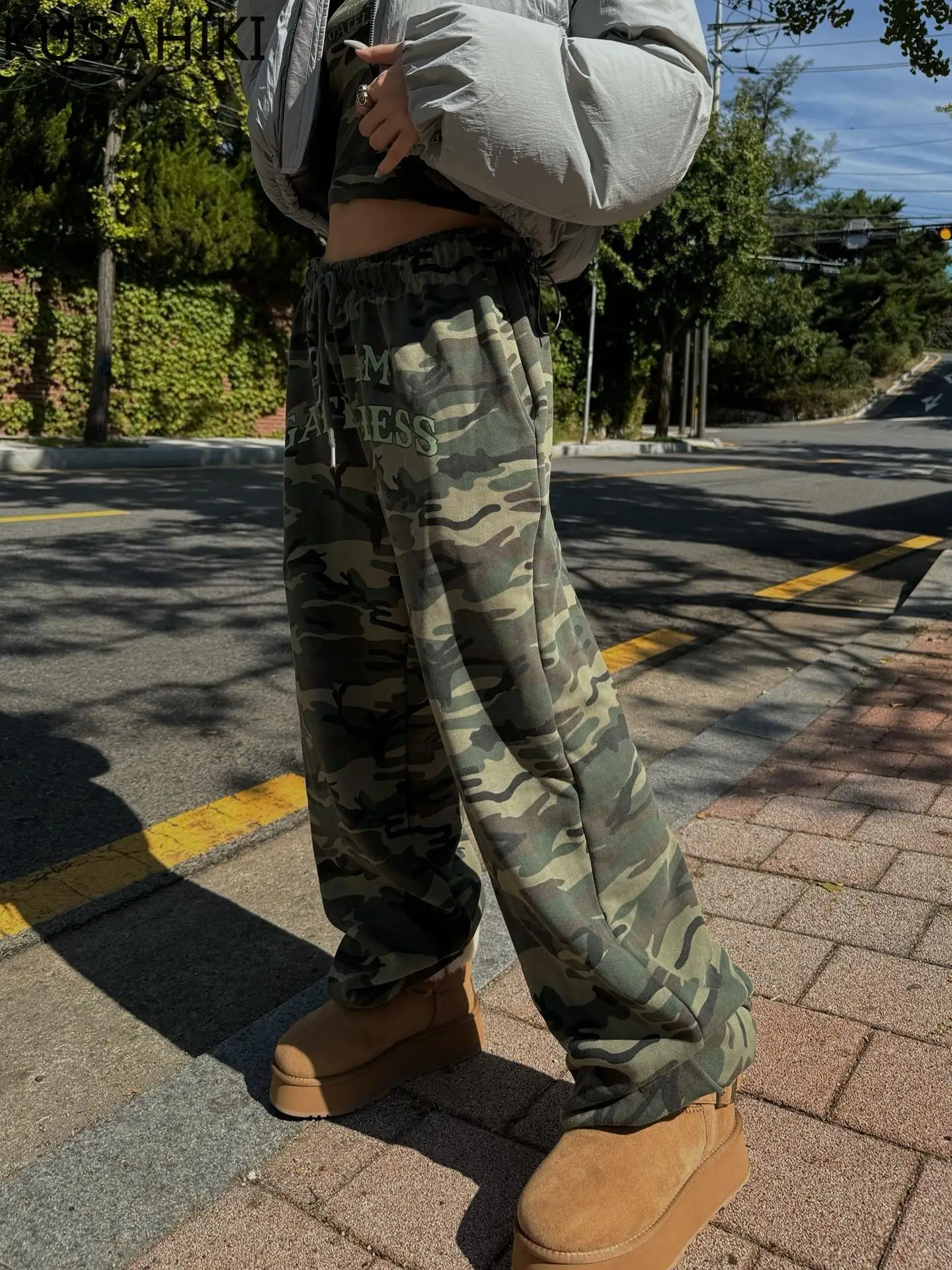 KUSAHIKI Korean Street Spicy Girl Y2K Style Letter Leopard Print Camouflage Casual Pants for Women
KUSAHIKI Korean Street Spicy Girl Y2K Style Letter Leopard Print Camouflage Casual Pants for Women