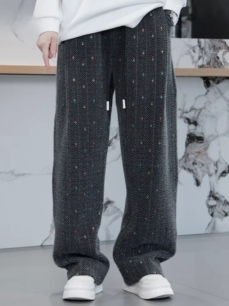 Мужские утепленные брюки с цветочной вышивкой для осени и зимы, широкие, свободного кроя, в уличном стиле
Мужские утепленные брюки с цветочной вышивкой для осени и зимы, широкие, свободного кроя, в уличном стиле