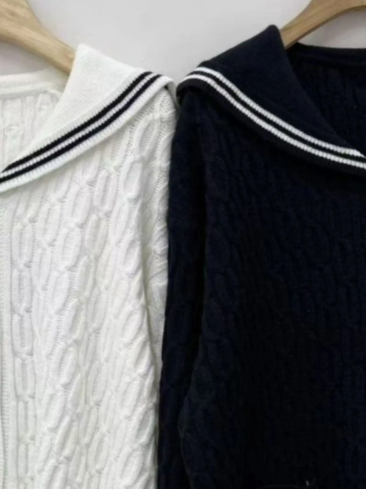 Spring Women Sailor Collar Contrast Stripe Long Sleeve Single Breasted Knit Cardigan Pocket Loose Soft Casual Fashion Sweater
Spring Women Sailor Collar Contrast Stripe Long Sleeve Single Breasted Knit Cardigan Pocket Loose Soft Casual Fashion Sweater