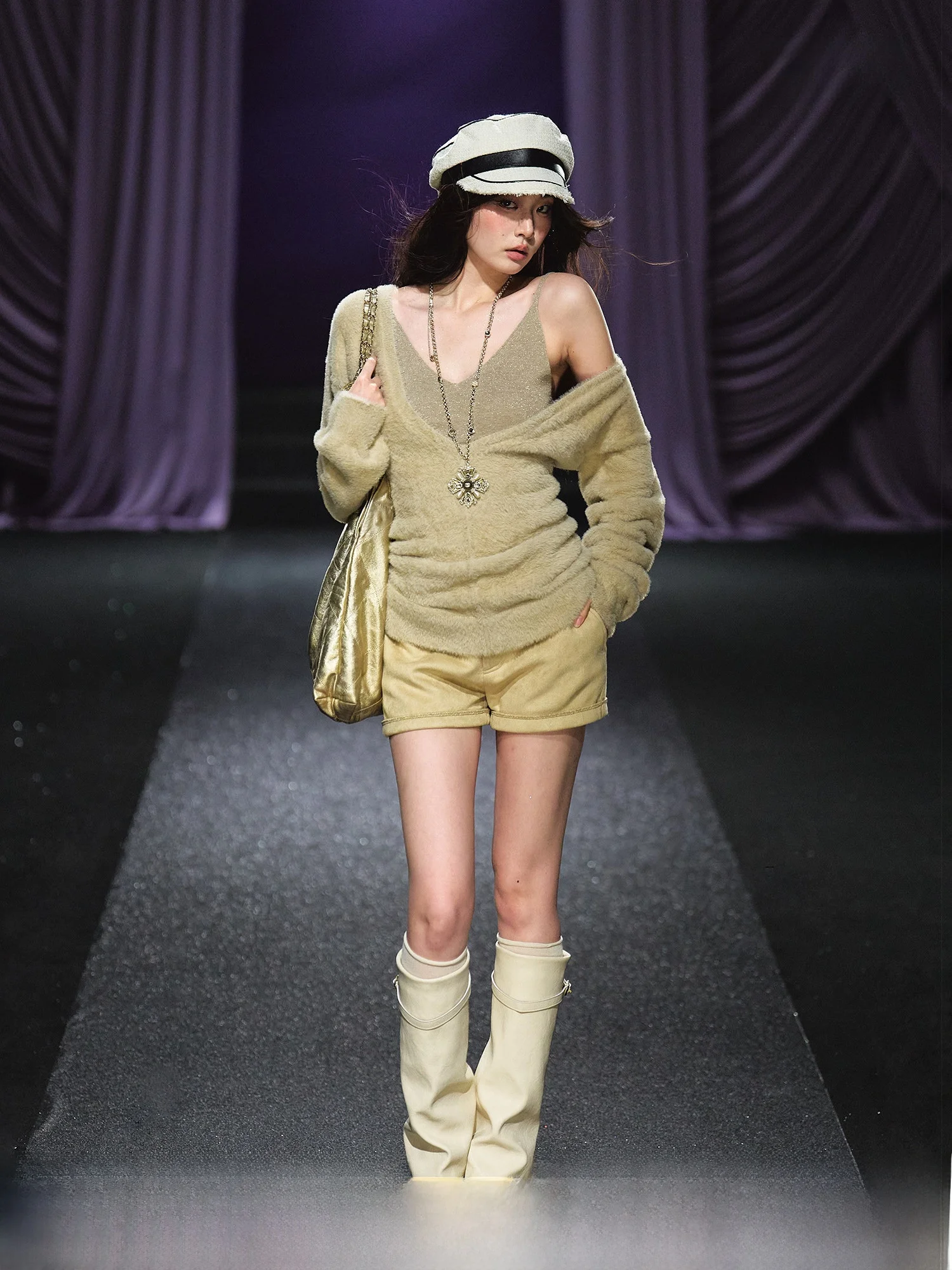 Комплект из двух предметов: вязаный свитер и топ на бретельках AGAM из тонкой норки, женский, осенний, новый, премиум-класса, в корейском стиле
Комплект из двух предметов: вязаный свитер и топ на бретельках AGAM из тонкой норки, женский, осенний, новый, премиум-класса, в корейском стиле