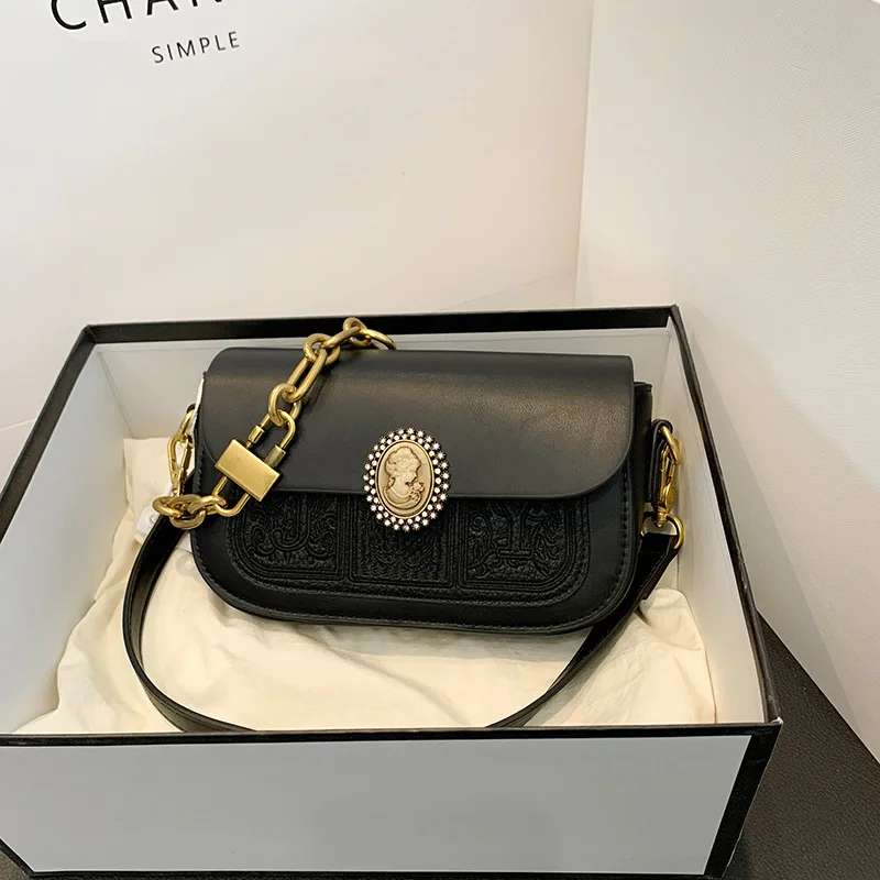 2025 New Chain Small Square Bag - Women's Trendy, Versatile Shoulder & High-Quality Messenger Style
2025 New Chain Small Square Bag - Women's Trendy, Versatile Shoulder & High-Quality Messenger Style