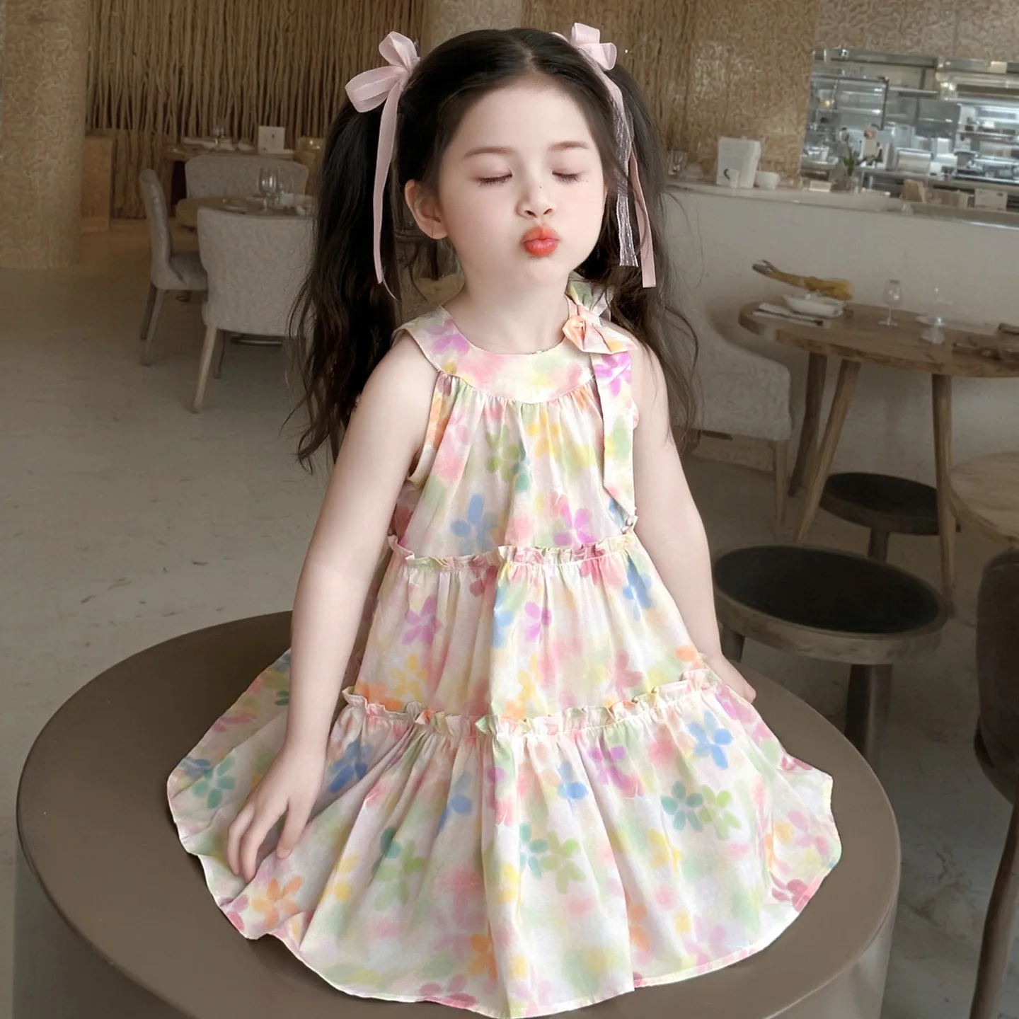 Girls Skirt 2025 Summer New Childrens Clothing Korean Style Girls Baby Fashion Floral Hanging Neck Cotton Skirt Casual Simple
Girls Skirt 2025 Summer New Childrens Clothing Korean Style Girls Baby Fashion Floral Hanging Neck Cotton Skirt Casual Simple