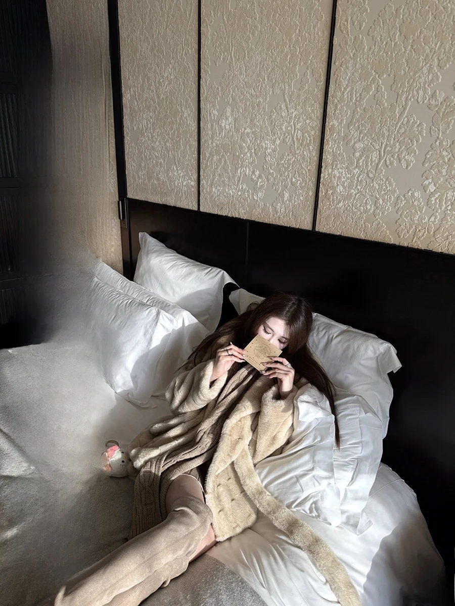 NAOAO Beijing Miss Large Winter Coat Thiened Hooded Wer Patterned Faux Fur Jaet Retro Sle Long Sve Waist-Cinching
NAOAO Beijing Miss Large Winter Coat Thiened Hooded Wer Patterned Faux Fur Jaet Retro Sle Long Sve Waist-Cinching