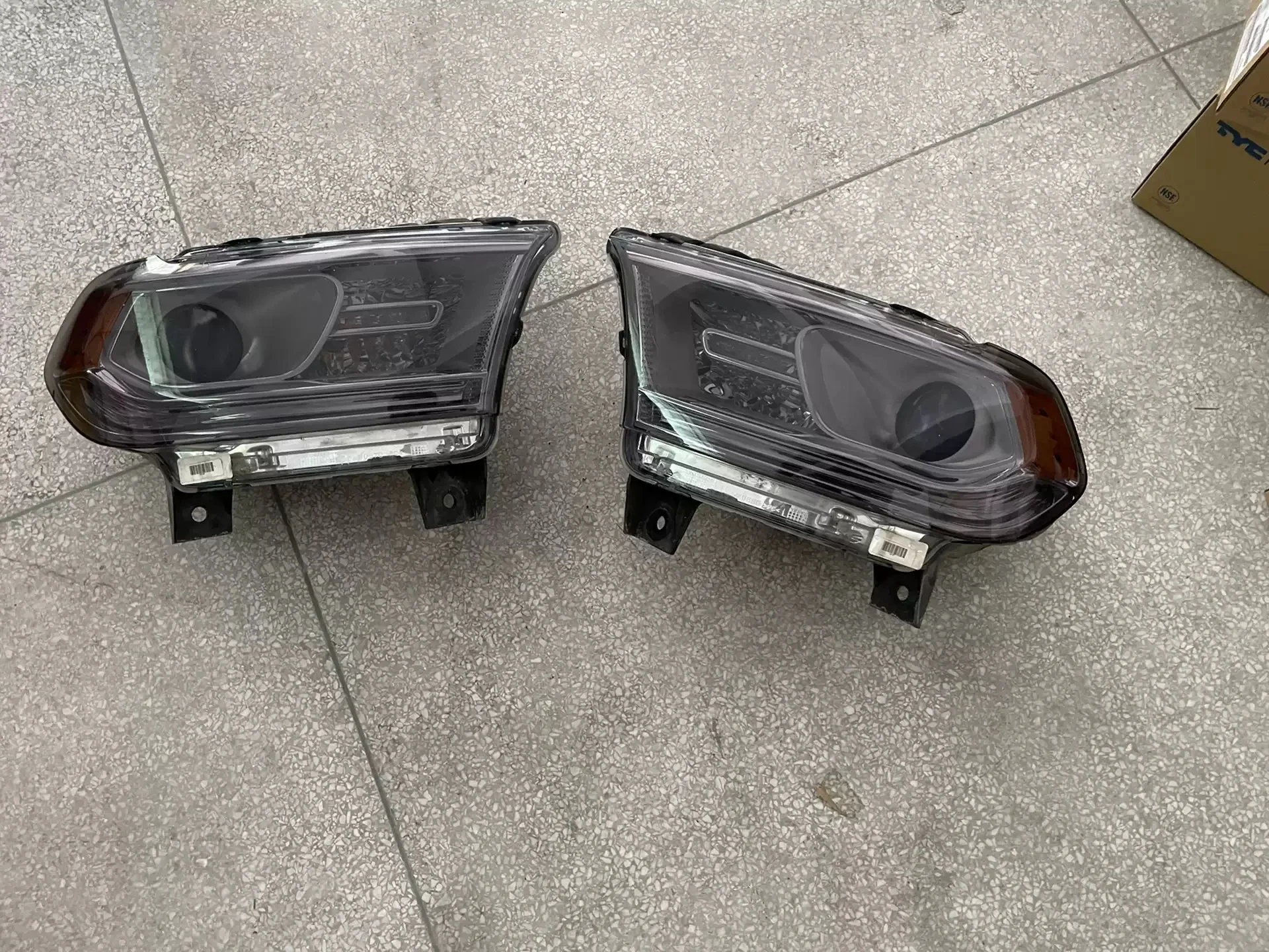 Car LED Headlight head lamp for Dodge Durango DRL Daytime Running Light Turn signal
Car LED Headlight head lamp for Dodge Durango DRL Daytime Running Light Turn signal