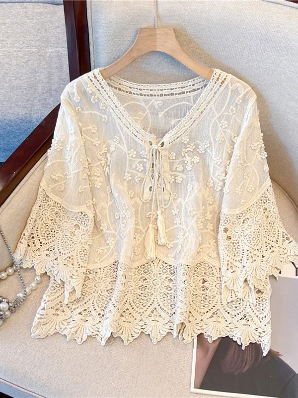Summer New Hollow out Embroidery Shirt Large Size Women's Lace Loose Thin Middle Sleeve Belted V-neck Sunshade Cover up
Summer New Hollow out Embroidery Shirt Large Size Women's Lace Loose Thin Middle Sleeve Belted V-neck Sunshade Cover up