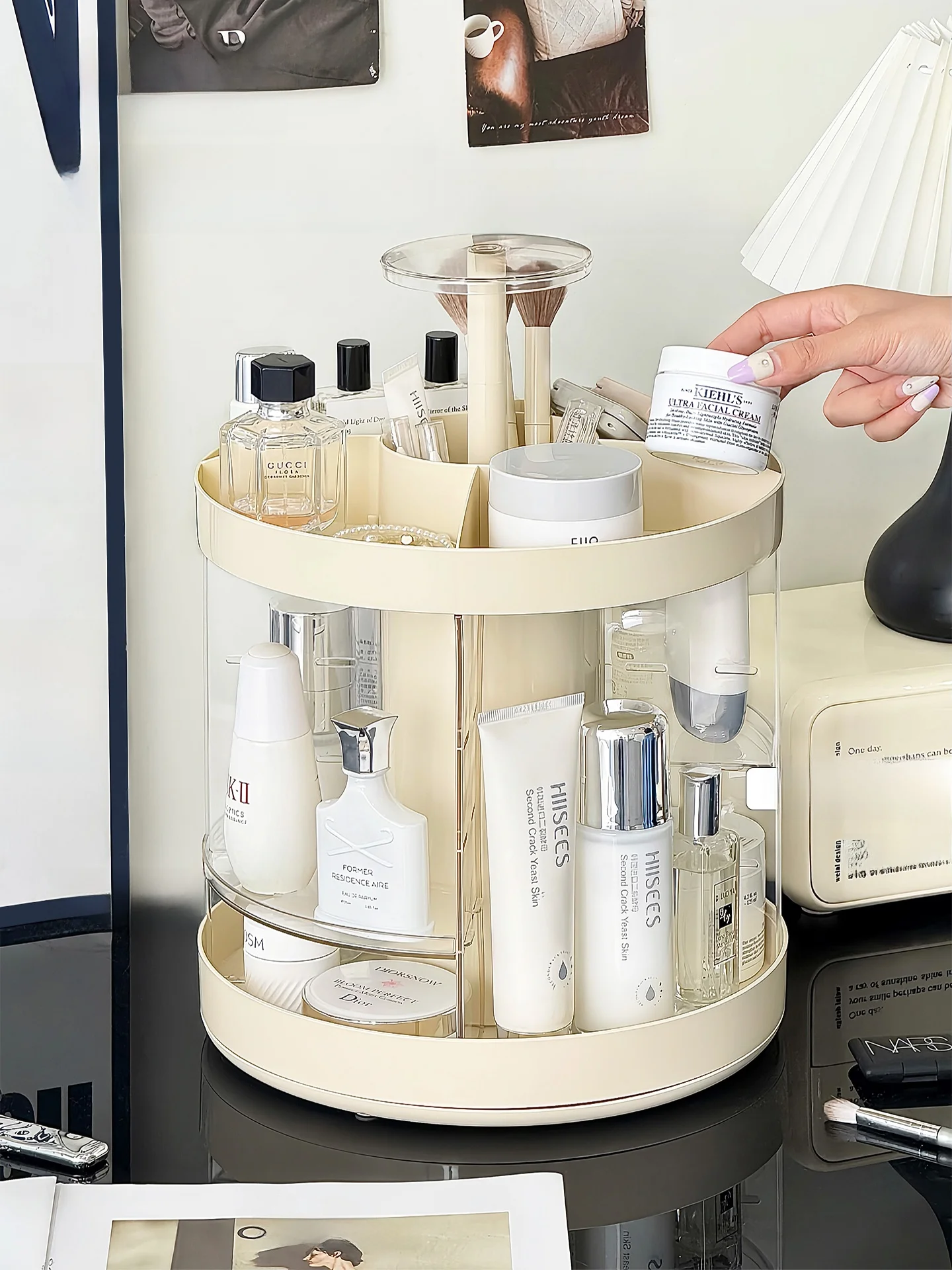 Rotating Desktop Cosmetic Storage Box Luxury Perfume Skincare Organizer Rack Brush Storage Bucket round Shape Three Layers PP...
Rotating Desktop Cosmetic Storage Box Luxury Perfume Skincare Organizer Rack Brush Storage Bucket round Shape Three Layers PP...