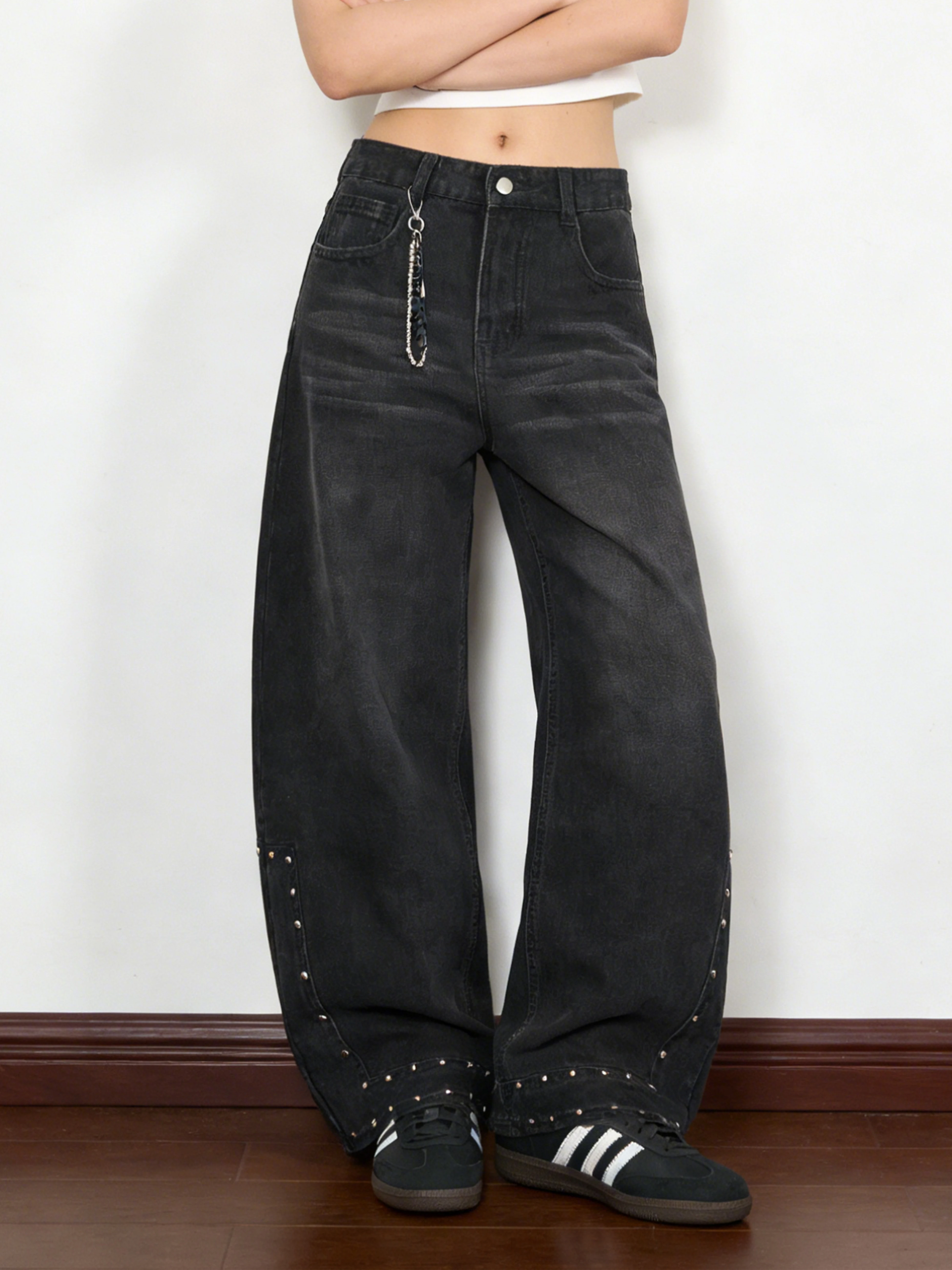 Small Ball Design Sense Rivet Denim Pants Women Loose Wide Leg American Retro Long Trousers Natural Waist Cotton Button Closure
Small Ball Design Sense Rivet Denim Pants Women Loose Wide Leg American Retro Long Trousers Natural Waist Cotton Button Closure