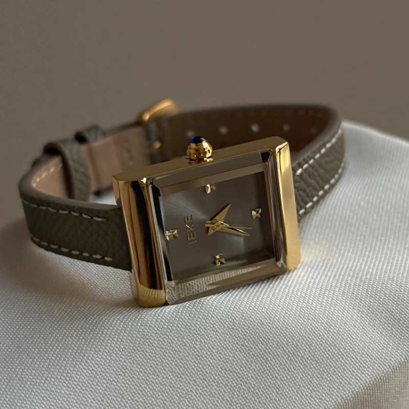 Classic Trend Ladies Watch Elegant, Simple and Exquisite 2025 Waterproof Quartz Watch Birthday Gift
Classic Trend Ladies Watch Elegant, Simple and Exquisite 2025 Waterproof Quartz Watch Birthday Gift