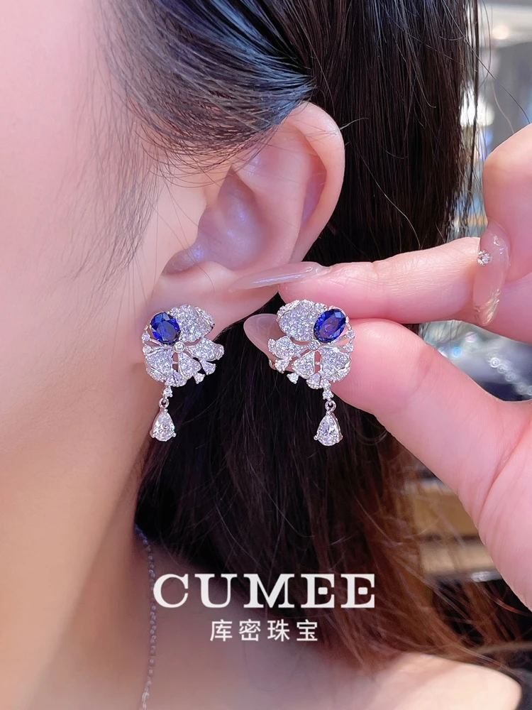 CUMEE Изысканные маленькие серьги. Серьги с синтетическим сапфиром индивидуального дизайна. Посеребренное Золото
CUMEE Изысканные маленькие серьги. Серьги с синтетическим сапфиром индивидуального дизайна. Посеребренное Золото