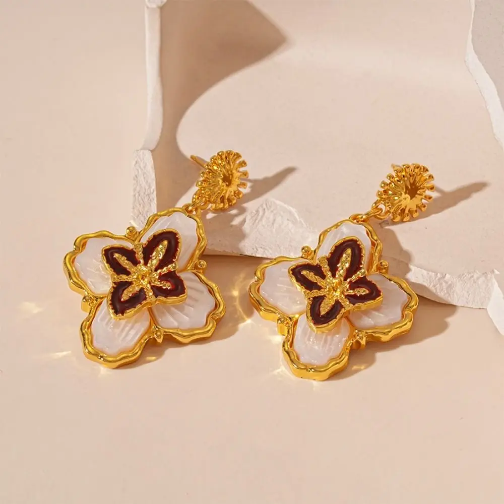 Sweet Lucky Flower Drop Earrings Luxury Women Jewelry Vintage Dangle Earrings French Style Ornaments Metal Ear Drop Gift
Sweet Lucky Flower Drop Earrings Luxury Women Jewelry Vintage Dangle Earrings French Style Ornaments Metal Ear Drop Gift