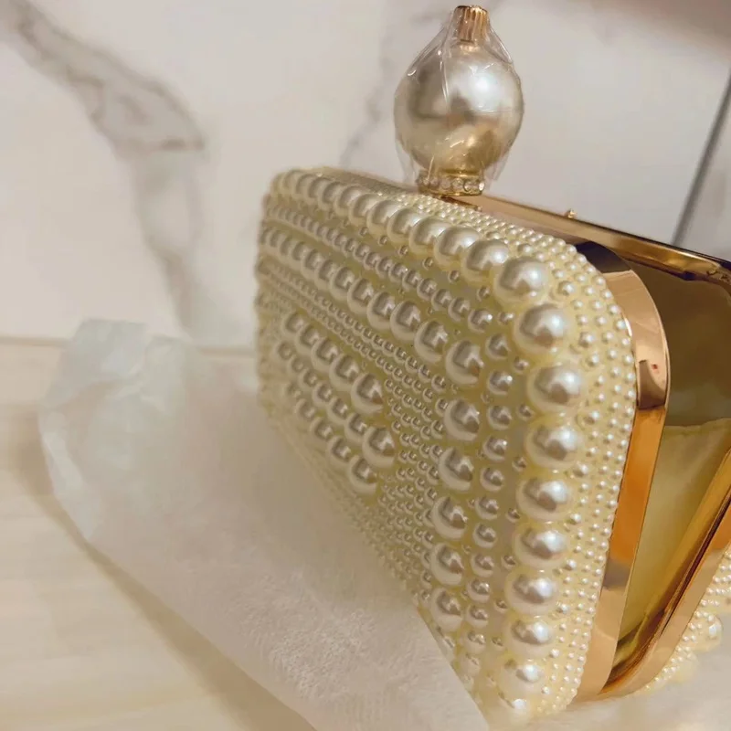 Fashion Women Shell Bag White Pearl Shoulder Chain Square Clutch Evening Bag Factory Real Photo
Fashion Women Shell Bag White Pearl Shoulder Chain Square Clutch Evening Bag Factory Real Photo