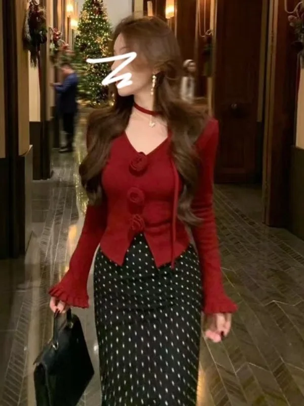 Red Zodiac Year Knitted Long Sve V-Ne Slim Fit Women's Top with Waist Cinch And Slit for Autumn Season Commute Wear
Red Zodiac Year Knitted Long Sve V-Ne Slim Fit Women's Top with Waist Cinch And Slit for Autumn Season Commute Wear