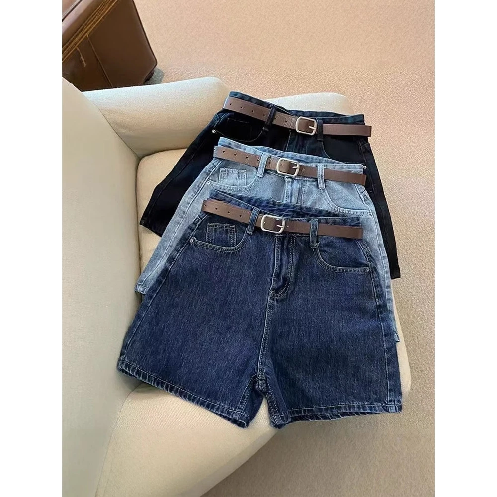 High Waist Denim Shorts for Women Large Size Cotton Sand Washed Commute Style Casual Pants Spring Season Universal Fit
High Waist Denim Shorts for Women Large Size Cotton Sand Washed Commute Style Casual Pants Spring Season Universal Fit