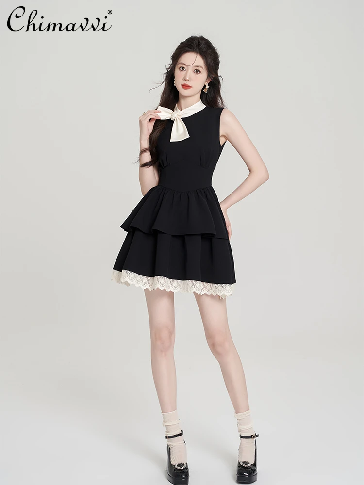 French Fashion Elegant Sleeveless Beaded Bow Collar High Waist Lace Edge A-line Black Princess Short Dress Women Summer 2024
French Fashion Elegant Sleeveless Beaded Bow Collar High Waist Lace Edge A-line Black Princess Short Dress Women Summer 2024