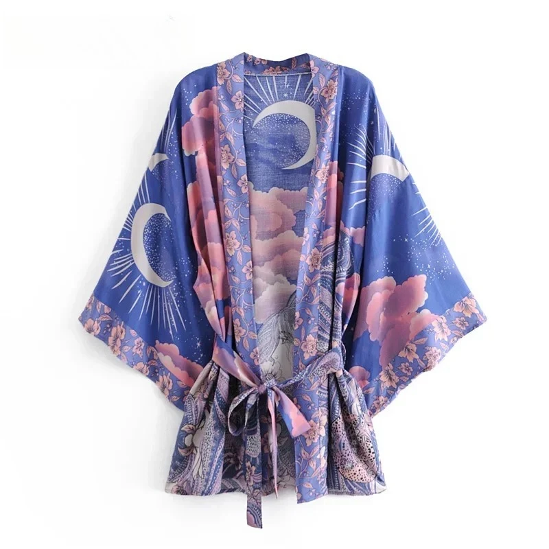 Queens Vintage Star and Moon Floral Print Sashes Women Bohemian V Neck Batwing Sleeves Happie Short Robe Kimono cupshe
Queens Vintage Star and Moon Floral Print Sashes Women Bohemian V Neck Batwing Sleeves Happie Short Robe Kimono cupshe