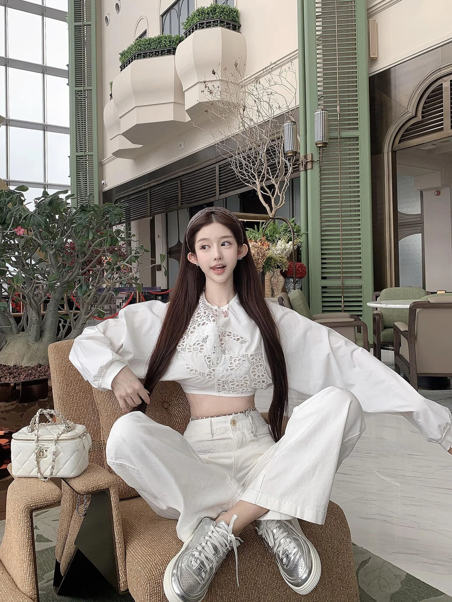 Elegant Short Hollow out Back Design Sexy Feminine Top for Women Summer Fashion T-Shirt Style Loose Fit Long Sleeve
Elegant Short Hollow out Back Design Sexy Feminine Top for Women Summer Fashion T-Shirt Style Loose Fit Long Sleeve