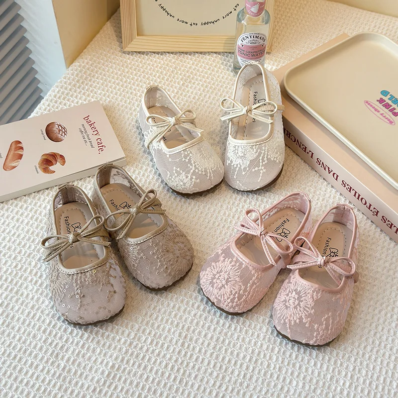 Children Spring Summer Flat Single Shoes Girls Breathable Lace Mesh Korean Casual Shoes Girls Bow Pumps Pumps Mary Jane Shoes
Children Spring Summer Flat Single Shoes Girls Breathable Lace Mesh Korean Casual Shoes Girls Bow Pumps Pumps Mary Jane Shoes