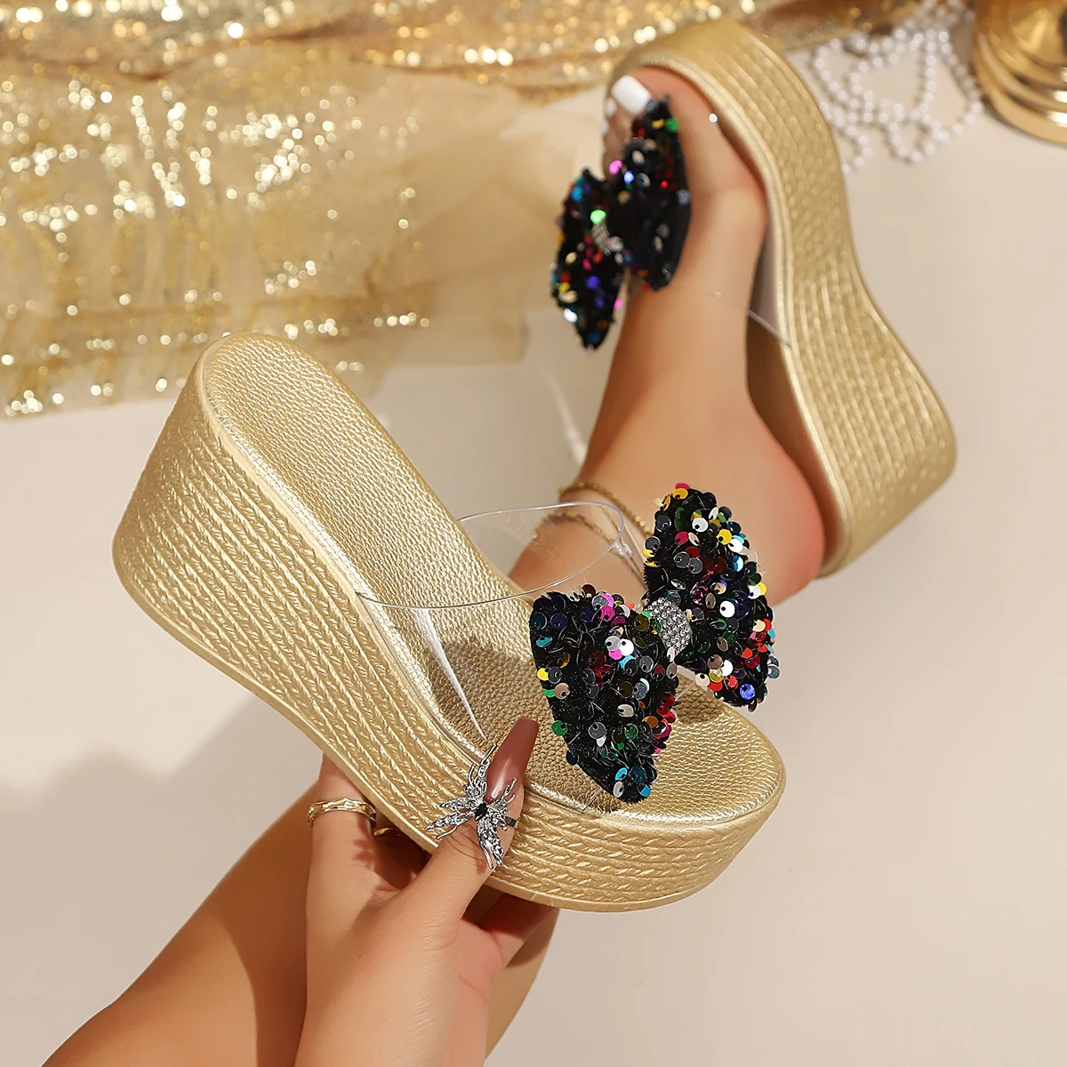 Summer Women Sequined Bow Peep-Toe Shoes Fashion 2026 New Woman High-Heeled Platform Slippers Wedges Fashion Women High Sandals
Summer Women Sequined Bow Peep-Toe Shoes Fashion 2026 New Woman High-Heeled Platform Slippers Wedges Fashion Women High Sandals