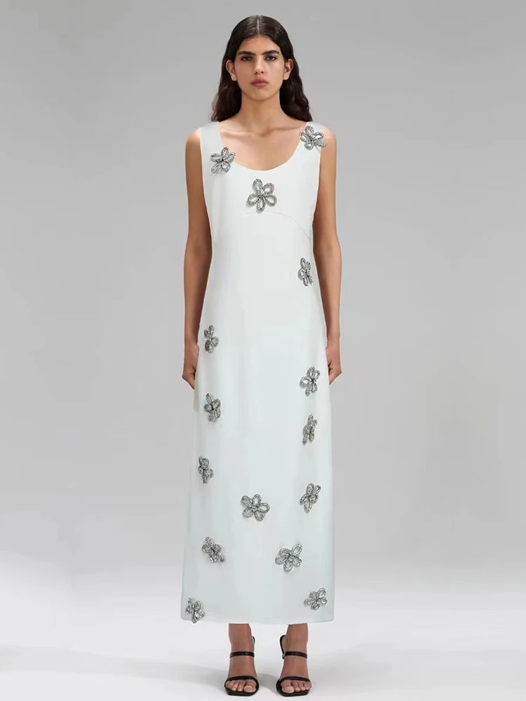 Designer beaded flower round neck sleeveless dress 2025 Summer women's sundress fashion waist wrap hip straight skirt
Designer beaded flower round neck sleeveless dress 2025 Summer women's sundress fashion waist wrap hip straight skirt