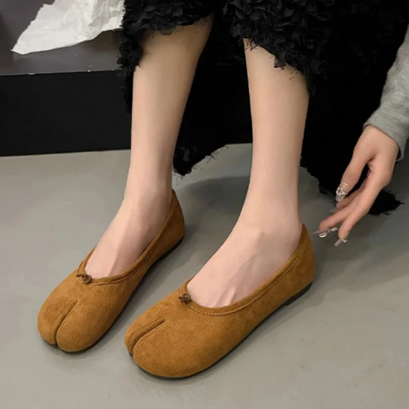 2025 Japanese Style Shoes Women Retro Suede Flats Split Hoof Toe Boat Shoes Femme Mary Jeans Mocasines Ballerina Shoes for Mujer
2025 Japanese Style Shoes Women Retro Suede Flats Split Hoof Toe Boat Shoes Femme Mary Jeans Mocasines Ballerina Shoes for Mujer