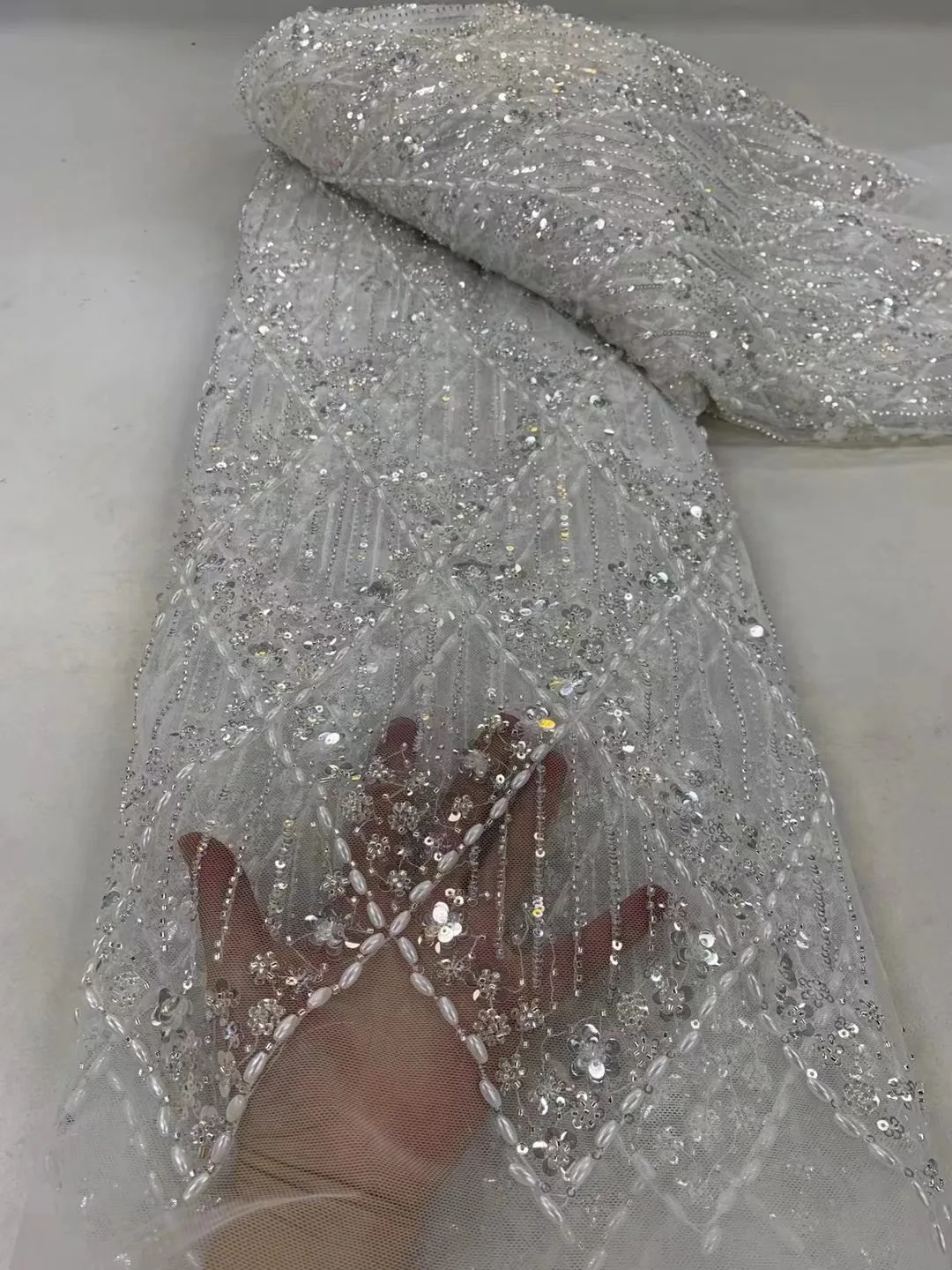 Hot Sale Nigerian Handmade Beads Lace Fabric French Mesh Tulle Sequins Beaded Embroidery African Lace Sewing Material
Hot Sale Nigerian Handmade Beads Lace Fabric French Mesh Tulle Sequins Beaded Embroidery African Lace Sewing Material