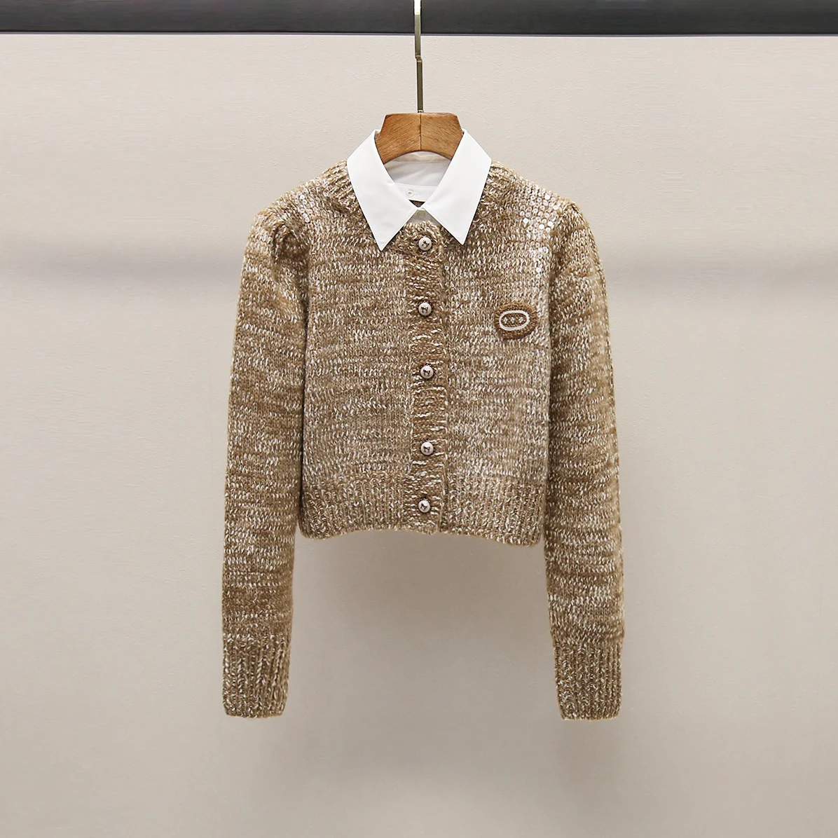 Soft Glitter Knitted Cardigan Vintage Sle Long Sve Stand Collar Fake Two-Piece ort Length Women's Casual Faion Knitwear
Soft Glitter Knitted Cardigan Vintage Sle Long Sve Stand Collar Fake Two-Piece ort Length Women's Casual Faion Knitwear