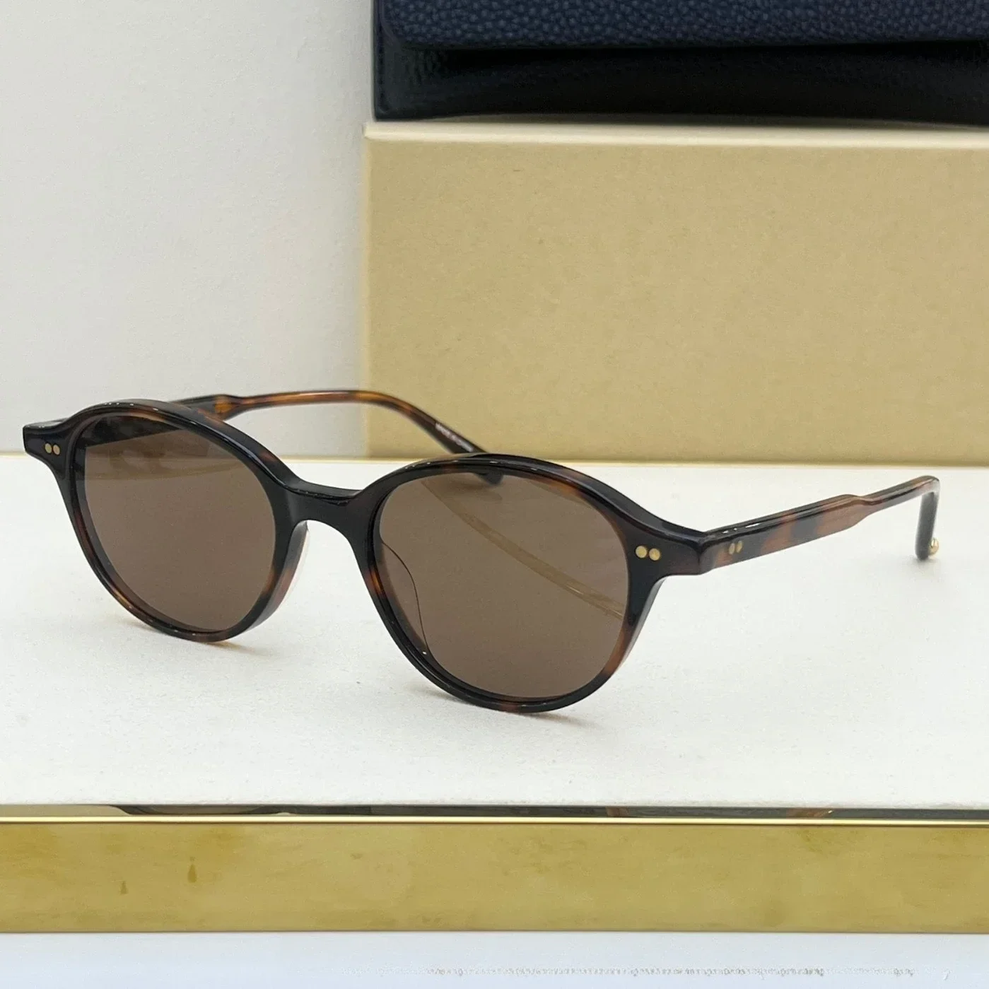 Designer GAR Niche Trendy Brand Round Original Frame Fashionable Retro Women's Sunglasses Anti-ultraviolet Cool Men's Sunglasses
Designer GAR Niche Trendy Brand Round Original Frame Fashionable Retro Women's Sunglasses Anti-ultraviolet Cool Men's Sunglasses