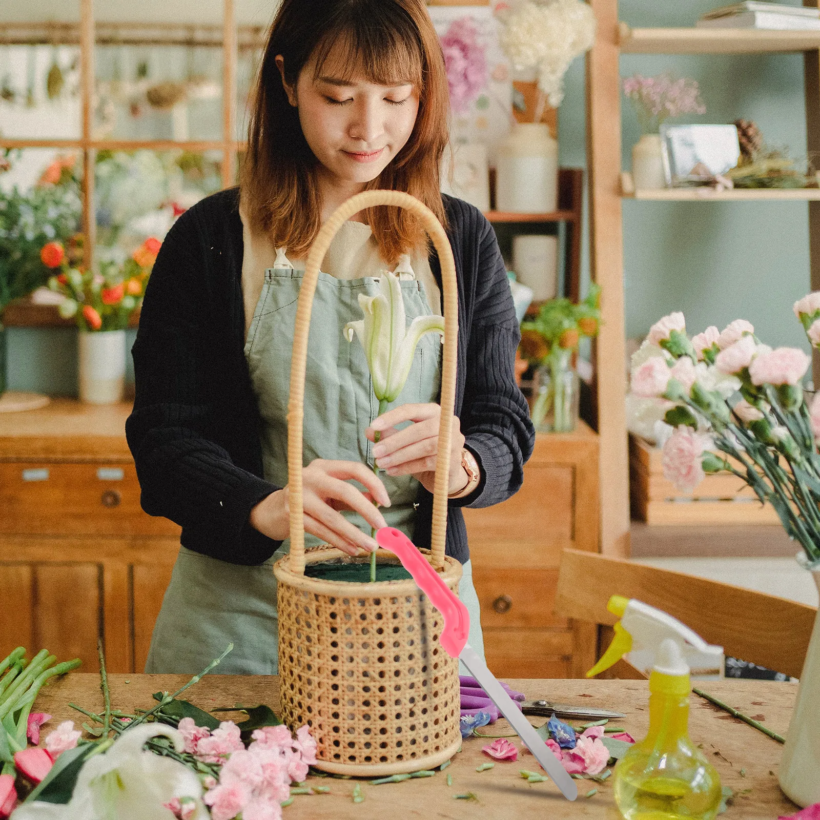 Floral Knife with Sharp Stainless Steel Blade for Flower Mud and Packaging Easy Grip Handle Floral Cutting Tool for Art and
Floral Knife with Sharp Stainless Steel Blade for Flower Mud and Packaging Easy Grip Handle Floral Cutting Tool for Art and